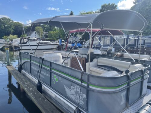 Ponton Boot, Partyfloss “Wanda” / Führerscheinfrei / 15 PS / max. 8 Pers.
